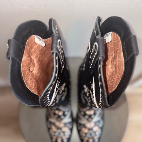 Dingo Black and White Embroidered Heeled Boots - Picture 5 of 13